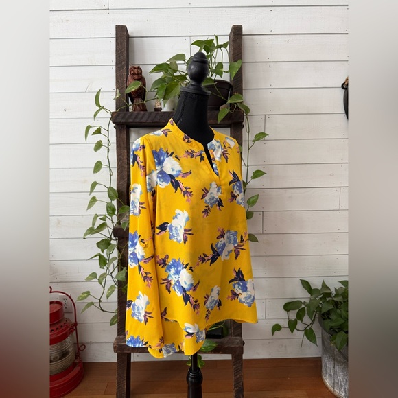 gibson Yellow and Blue Floral Women's Tunic Blouse - Picture 5 of 17